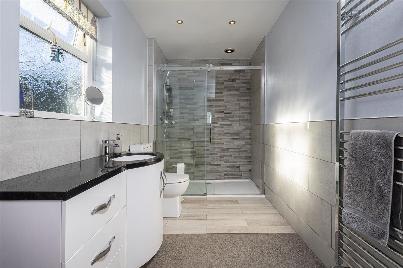 En Suite Shower Room